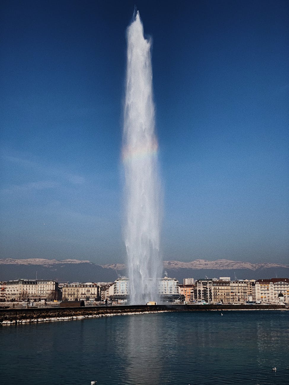 burst water fountain