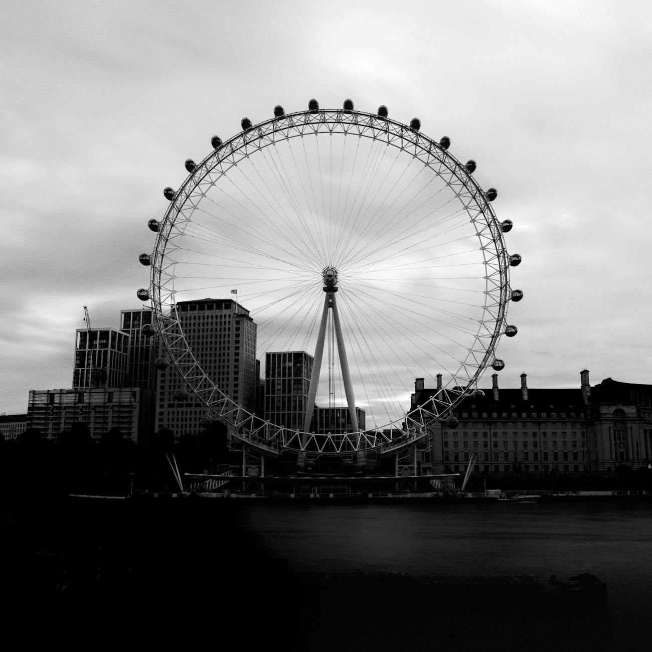 monochromatic london eye skyline