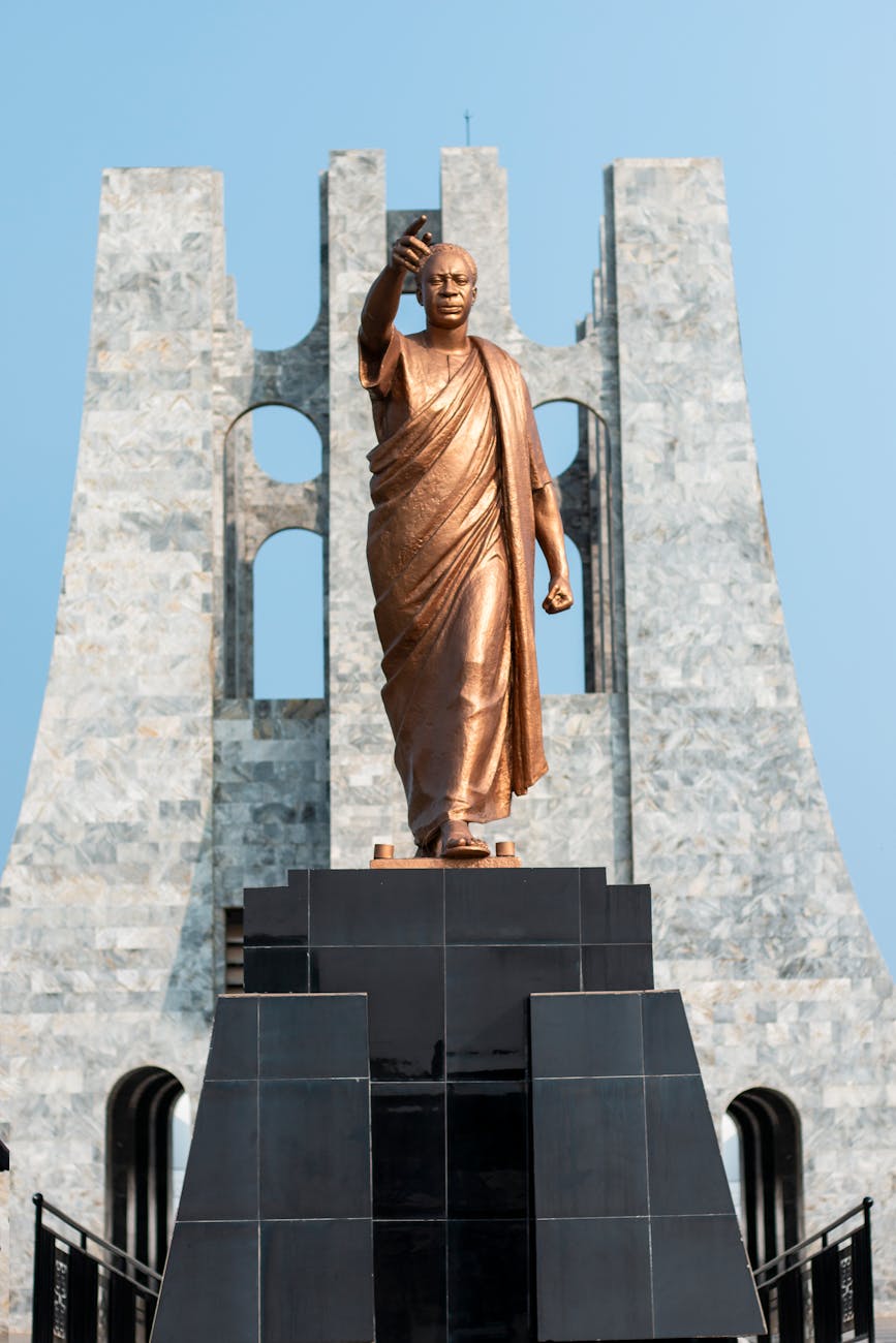 kwame nkrumah memorial park statue in accra